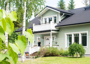 Modern wooden villa in Hyvinkää